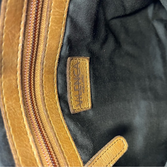 Vilenca Holland Woven Leather Crossbody Bag - Picture 7 of 7